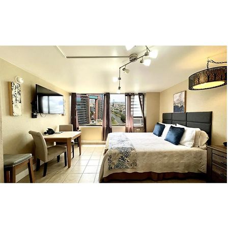 King Bed, Spacious, Legal, View ホノルル エクステリア 写真